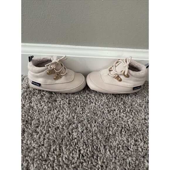 Nautica Faux Fur Duck Boot in Pink Size 4 Soft Sol - Picture 1 of 5